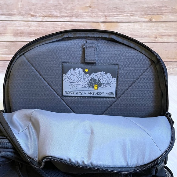 The North Face Unisex Borealis 28 Liter Backpack In Black - Picture 8 of 9